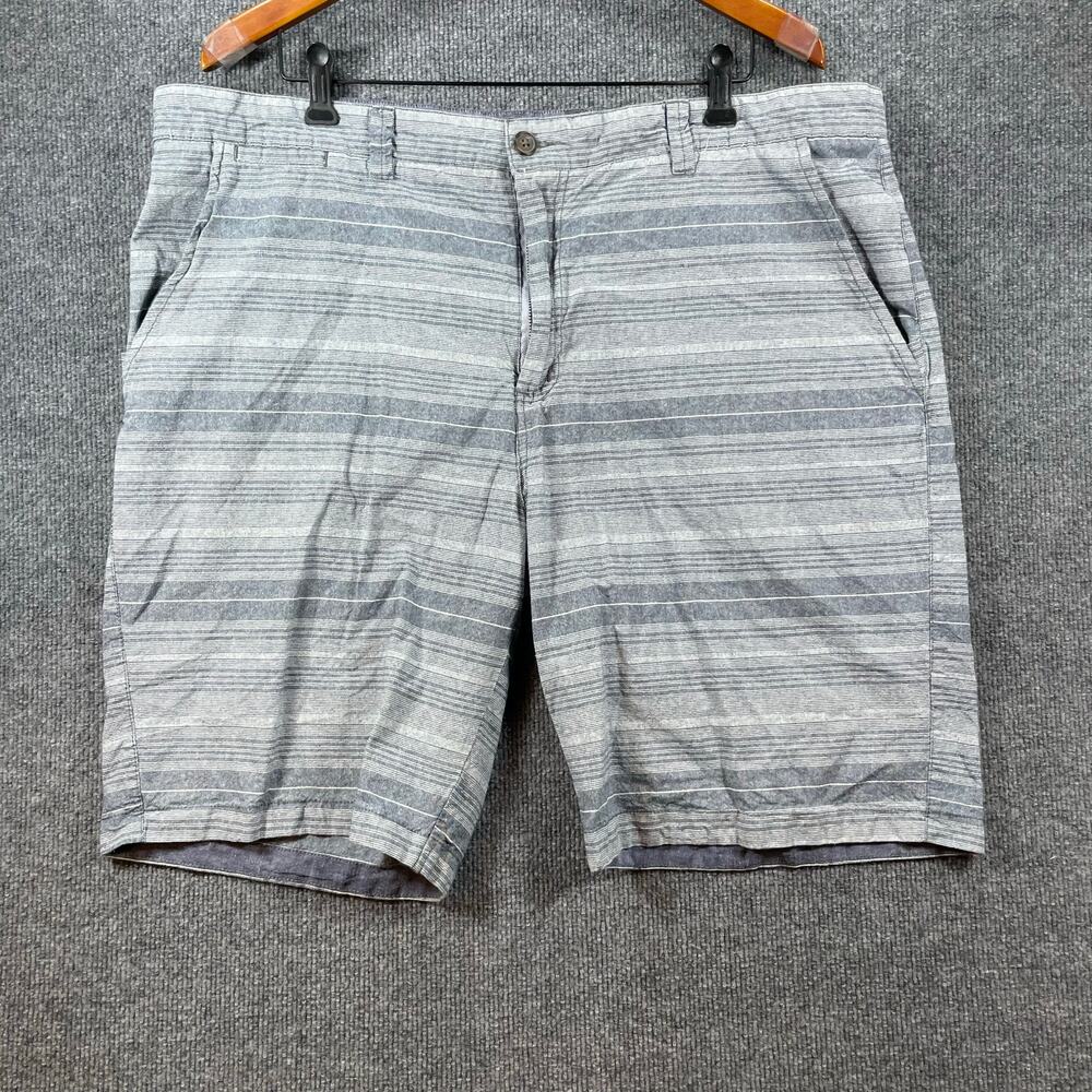 Flag & Anthem Casual Shorts Men's 40 Grey Striped Flat Front Button Pockets